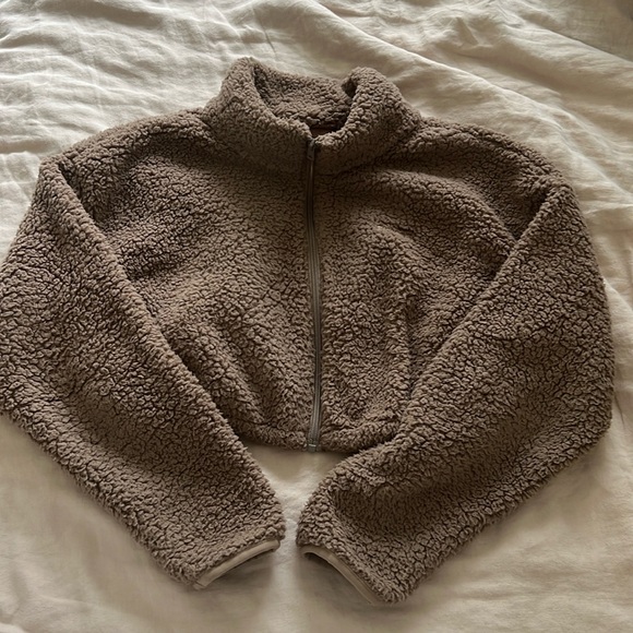 SKIMS TEDDY ZIP UP / NEW NEVER WORN / SIZE M / NO TAG / Cropped Teddy Zip Up - Picture 2 of 5